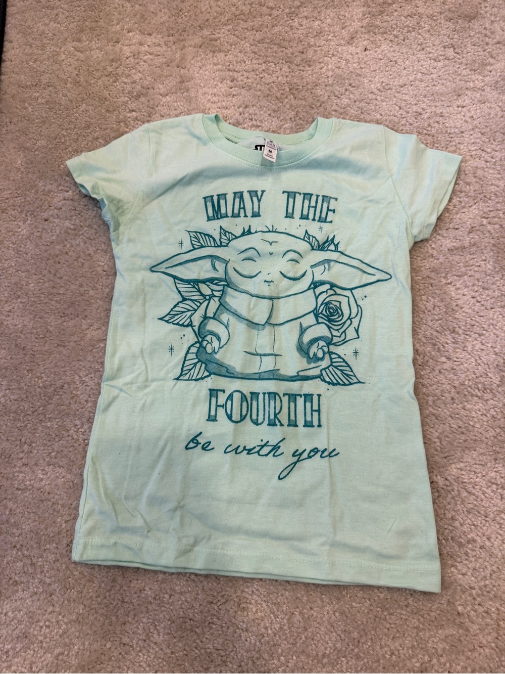 Disney Star Wars Girl’s Light Green Baby Yoda Grogu Mandalorian Graphic Tee Med